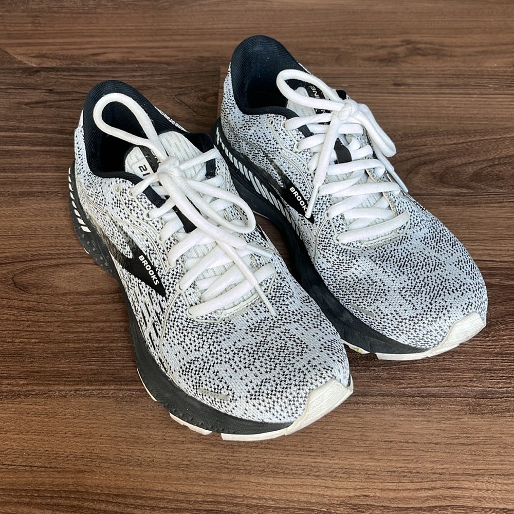 Brooks Women’s Adrenaline 21 7.5